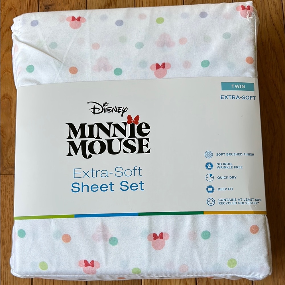 Disney Minnie Mouse Extra-Soft Sheet Set - White with Multicolor Dots - Picture 2 of 5